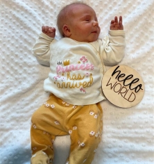 Newborn Photo of Emberlyn Rayne 