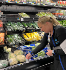 Shay Holbrook labeling Diabetic-friendly food