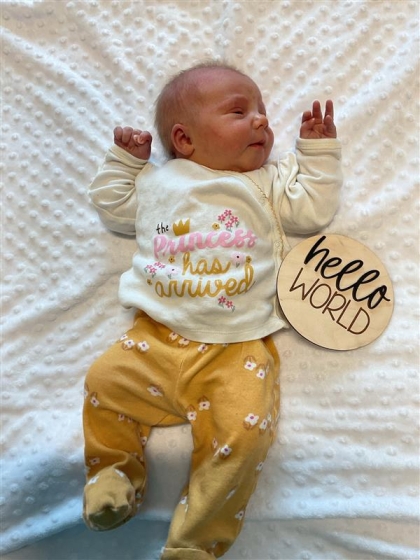 Newborn Photo of Emberlyn Rayne 