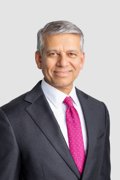 Headshot of Dr. Vaziri